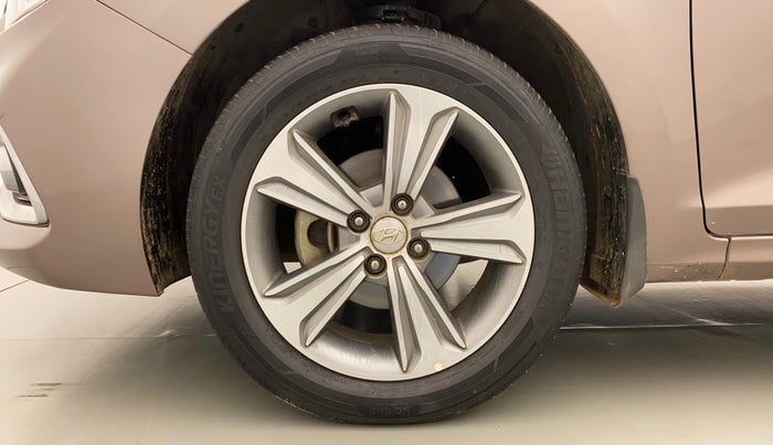 2017 Hyundai Verna 1.6 VTVT SX (O) AT, Petrol, Automatic, 29,735 km, Left Front Wheel