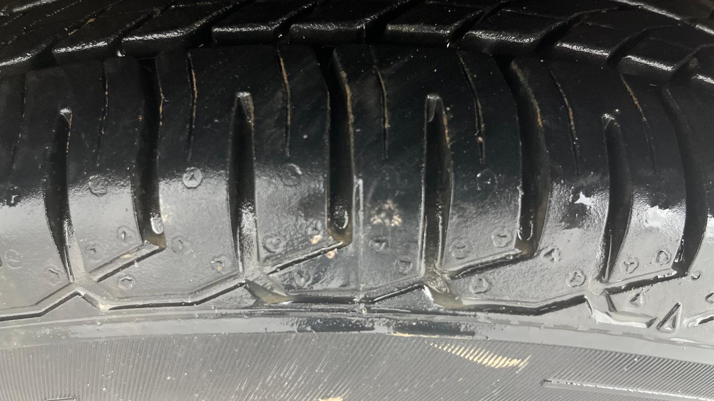 2017 Maruti Dzire VXI, Petrol, Manual, 77,355 km, Left Front Tyre Tread