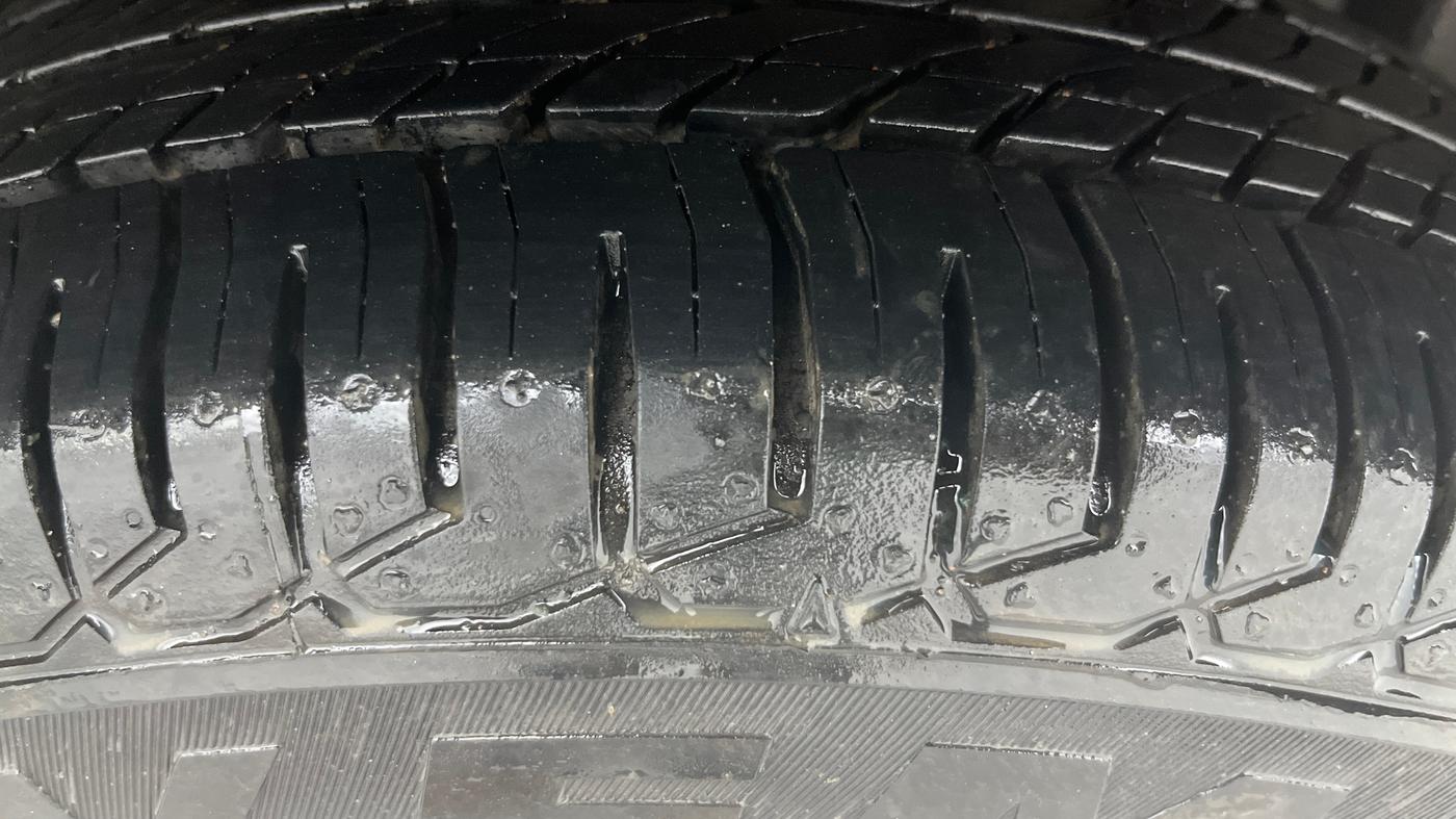 2017 Maruti Dzire VXI, Petrol, Manual, 77,355 km, Left Rear Tyre Tread