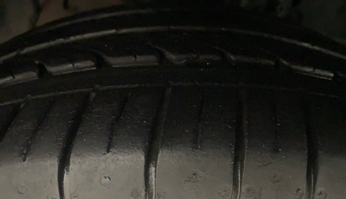 2021 Ford FREESTYLE TITANIUM 1.2 PETROL, Petrol, Manual, 21,759 km, Left Front Tyre Tread