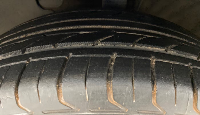 2017 Hyundai New Elantra 2.0 SX AT PETROL, Petrol, Automatic, 54,736 km, Left Front Tyre Tread