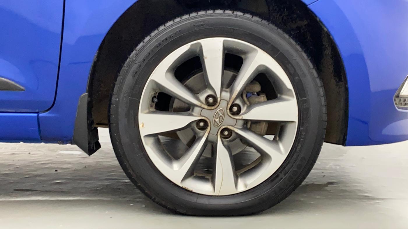 2015 Hyundai Elite i20 ASTA 1.2 (O), Petrol, Manual, 53,207 km, Right Front Wheel