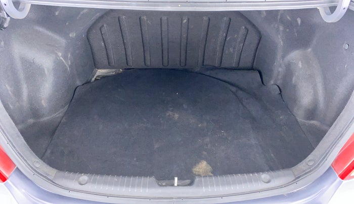 2015 Hyundai Verna FLUIDIC 1.6 VTVT S, Petrol, Manual, 42,111 km, Boot Inside