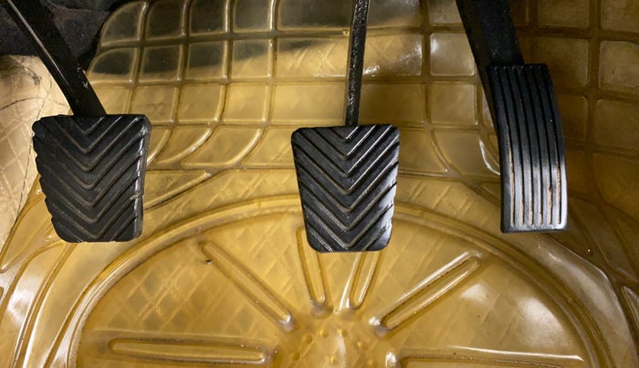 2015 Hyundai Verna FLUIDIC 1.6 VTVT S, Petrol, Manual, 42,111 km, Pedals