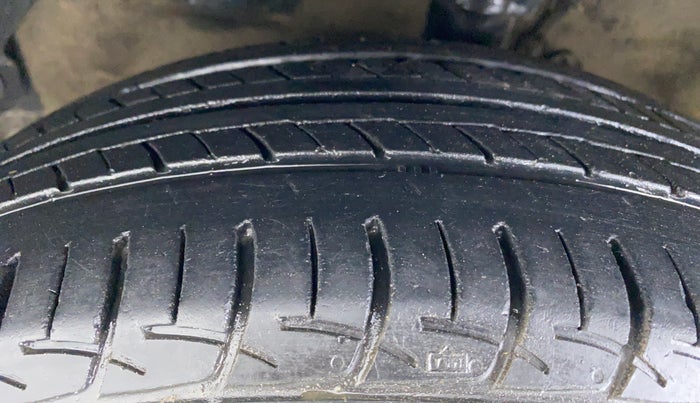 2015 Hyundai Verna FLUIDIC 1.6 VTVT S, Petrol, Manual, 42,111 km, Left Front Tyre Tread