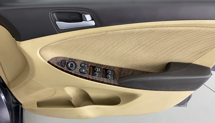 2015 Hyundai Verna FLUIDIC 1.6 VTVT S, Petrol, Manual, 42,111 km, Driver Side Door Panels Control