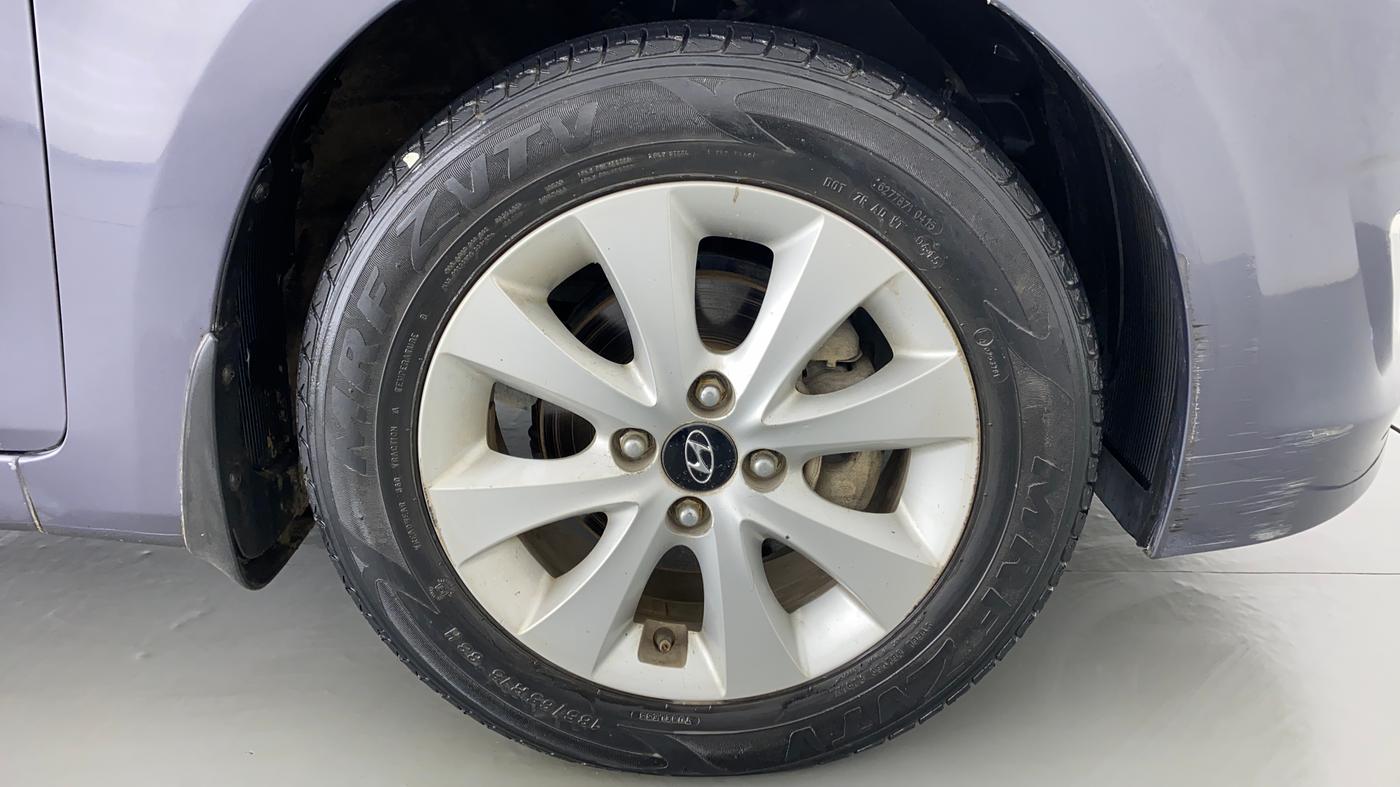 2015 Hyundai Verna FLUIDIC 1.6 VTVT S, Petrol, Manual, 42,111 km, Right Front Wheel