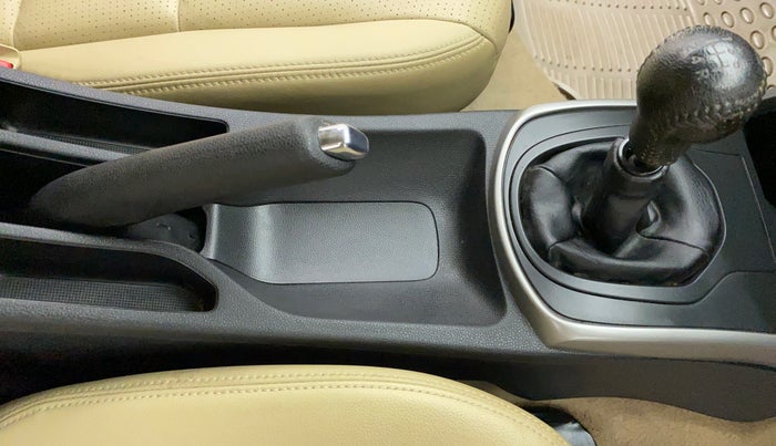 2017 Honda City VX MT PETROL, Petrol, Manual, 36,487 km, Gear Lever
