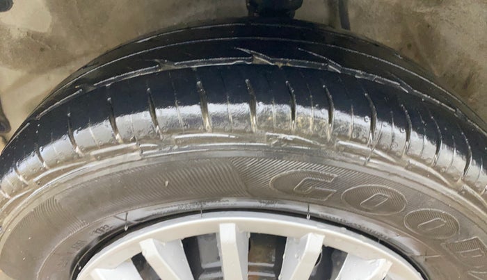 2016 Maruti Alto 800 LXI, Petrol, Manual, 53,869 km, Left Front Tyre Tread
