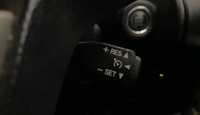 2017 Toyota Innova Crysta 2.7 ZX AT 7 STR, Petrol, Automatic, 61,710 km, Adaptive Cruise Control