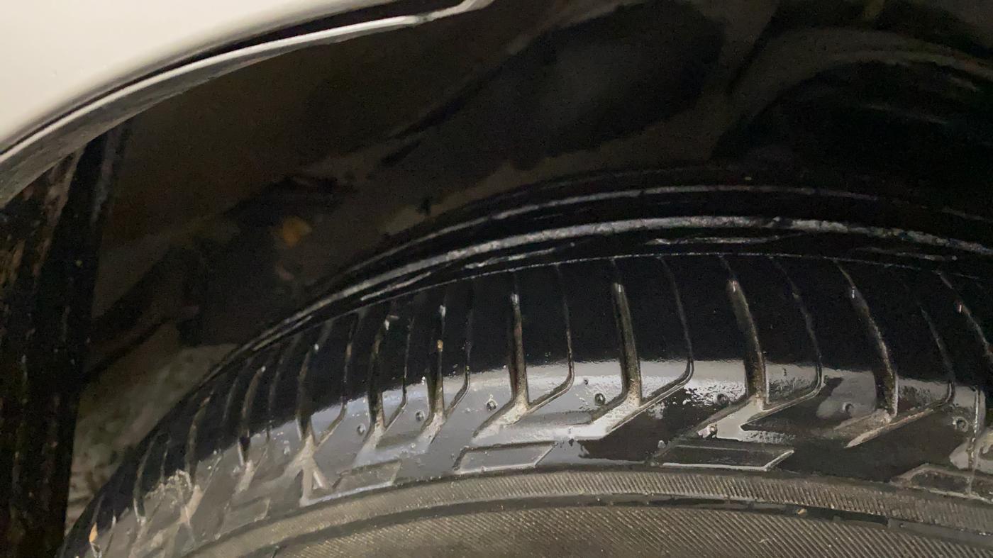 2017 Toyota Innova Crysta 2.7 ZX AT 7 STR, Petrol, Automatic, 61,710 km, Right Front Tyre Tread