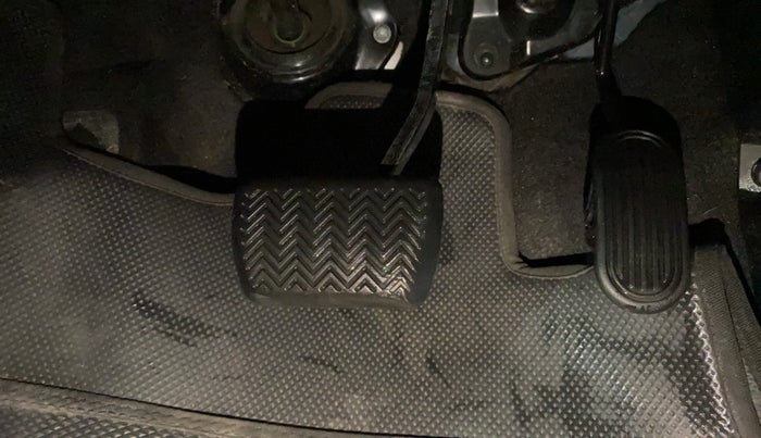 2017 Toyota Innova Crysta 2.7 ZX AT 7 STR, Petrol, Automatic, 61,710 km, Pedals