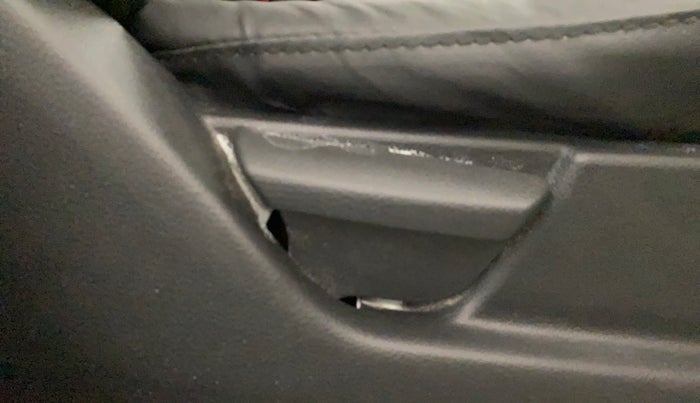 2018 Hyundai Eon ERA PLUS (O), Petrol, Manual, 1,02,088 km, Driver Side Adjustment Panel
