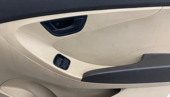 2018 Hyundai Eon ERA PLUS (O), Petrol, Manual, 1,02,088 km, Driver Side Door Panels Control