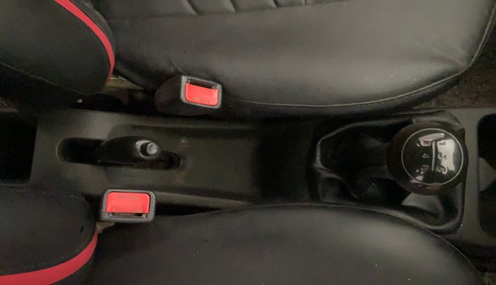 2018 Hyundai Eon ERA PLUS (O), Petrol, Manual, 1,02,088 km, Gear Lever