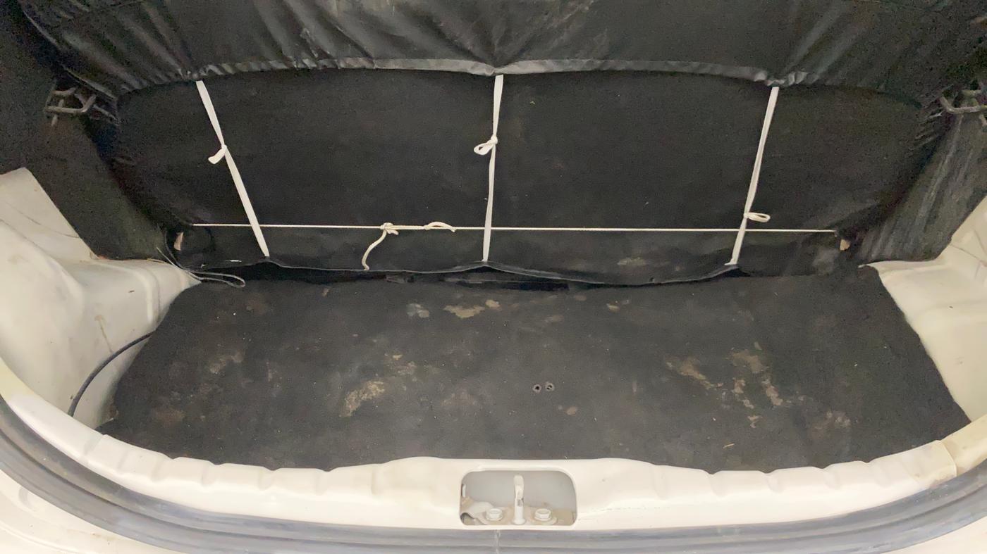 2018 Hyundai Eon ERA PLUS (O), Petrol, Manual, 1,02,108 km, Boot Inside