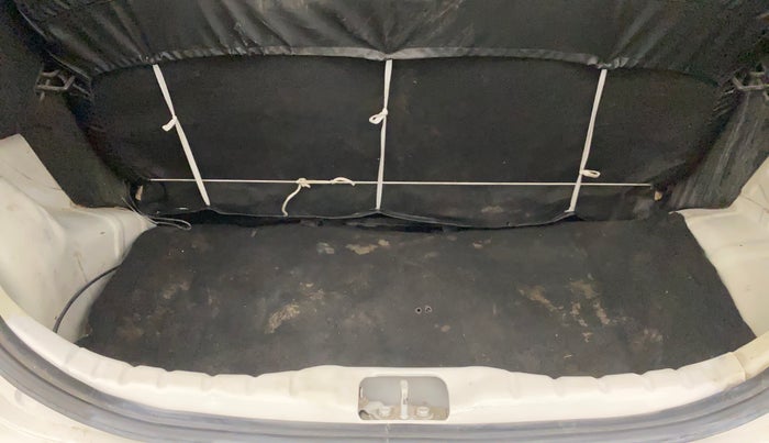 2018 Hyundai Eon ERA PLUS (O), Petrol, Manual, 1,02,088 km, Boot Inside