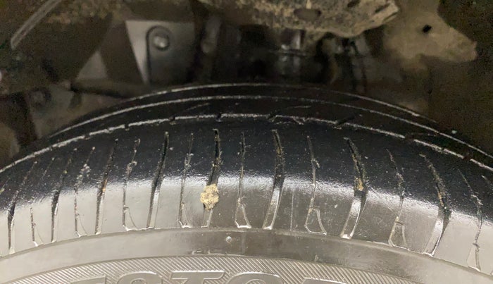 2015 Honda Jazz 1.2L I-VTEC V AT, Petrol, Automatic, 1,03,960 km, Left Front Tyre Tread