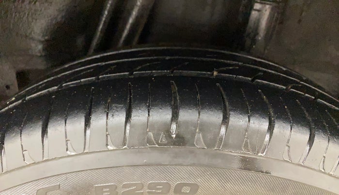 2015 Honda Jazz 1.2L I-VTEC V AT, Petrol, Automatic, 1,03,960 km, Left Rear Tyre Tread