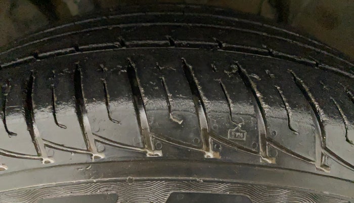 2019 Renault Duster 110 PS RXS 4X2 AMT DIESEL, Diesel, Automatic, 51,311 km, Left Front Tyre Tread