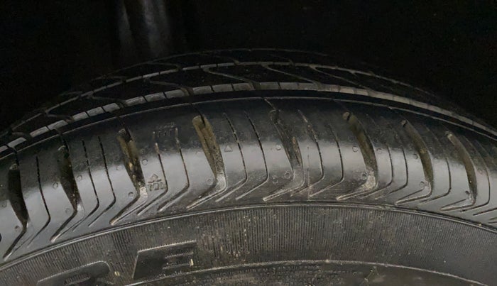 2021 Maruti Baleno ZETA PETROL 1.2, Petrol, Manual, 87,159 km, Right Rear Tyre Tread