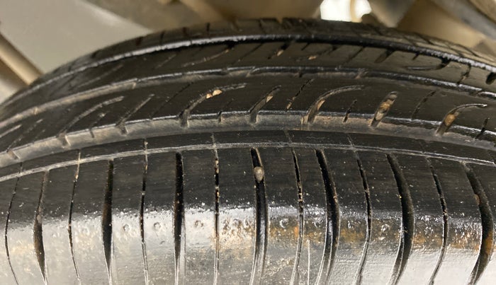 2010 Maruti Wagon R LXI, Petrol, Manual, 59,681 km, Left Rear Tyre Tread