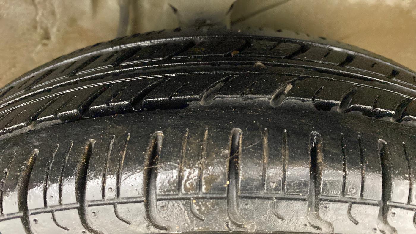 2010 Maruti Wagon R LXI, Petrol, Manual, 59,681 km, Right Front Tyre Tread