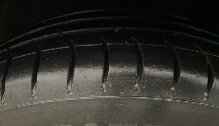 2014 Hyundai Grand i10 SPORTZ 1.2 KAPPA VTVT, Petrol, Manual, 39,981 km, Left Front Tyre Tread