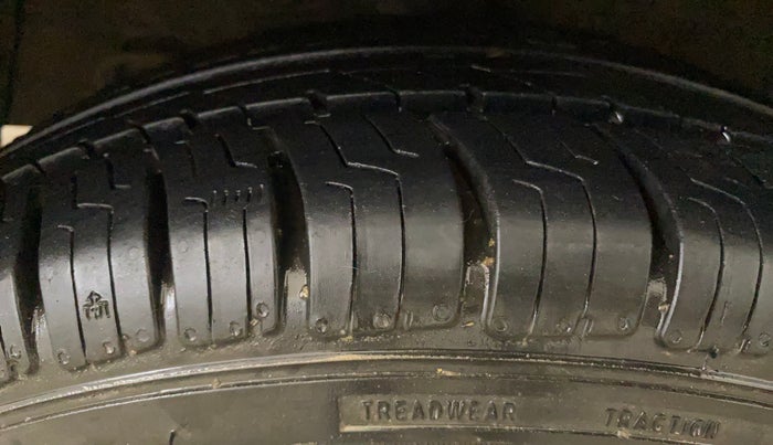 2014 Hyundai Grand i10 SPORTZ 1.2 KAPPA VTVT, Petrol, Manual, 39,981 km, Right Rear Tyre Tread