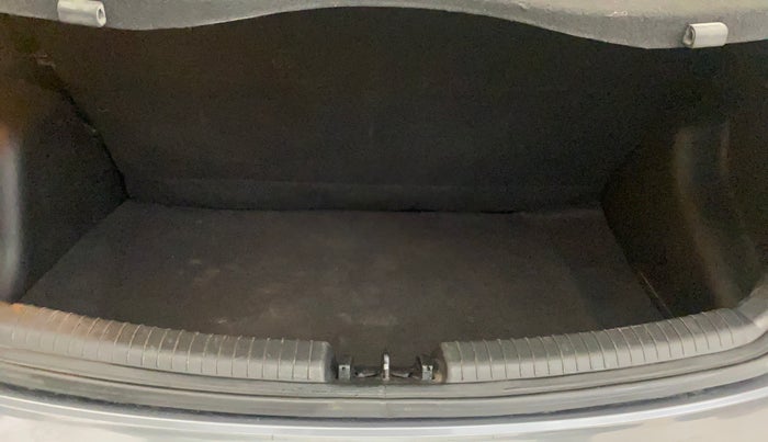 2014 Hyundai Grand i10 SPORTZ 1.2 KAPPA VTVT, Petrol, Manual, 39,981 km, Boot Inside