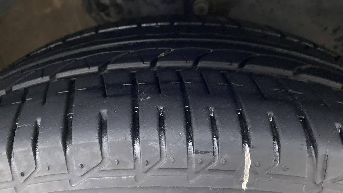 2018 Volkswagen Vento HIGHLINE PLUS TDI AT, Diesel, Automatic, 78,629 km, Right Front Tyre Tread