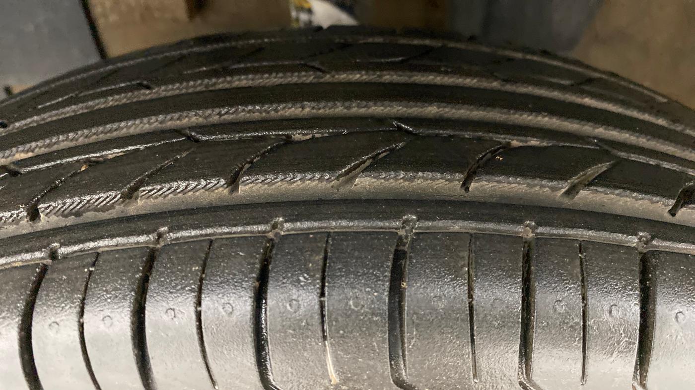 2015 Renault Kwid RXT, Petrol, Manual, 54,523 km, Left Front Tyre Tread