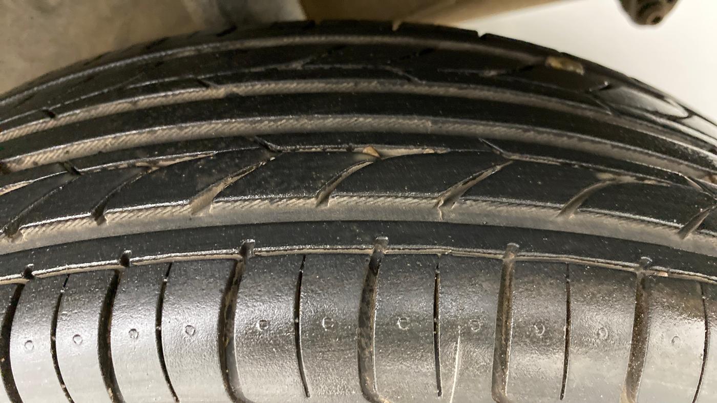 2015 Renault Kwid RXT, Petrol, Manual, 54,523 km, Left Rear Tyre Tread