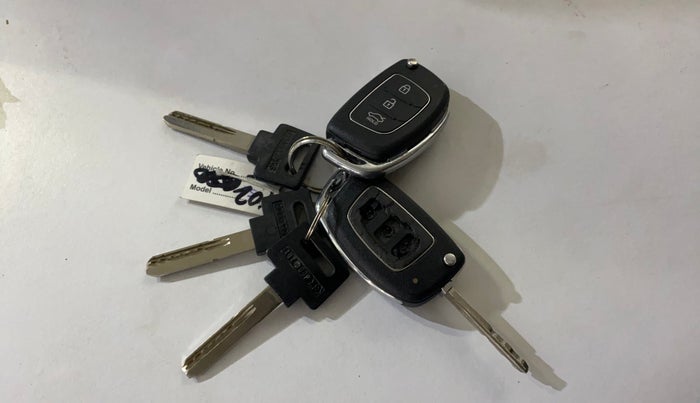 2014 Hyundai Xcent S 1.2, Petrol, Manual, 38,141 km, Key Close Up