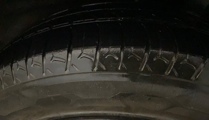 2014 Hyundai Xcent S 1.2, Petrol, Manual, 38,141 km, Left Rear Tyre Tread