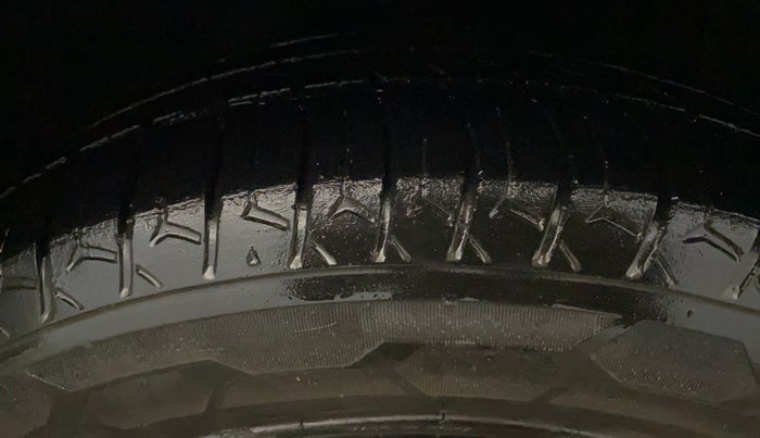 2014 Hyundai Xcent S 1.2, Petrol, Manual, 38,141 km, Right Front Tyre Tread