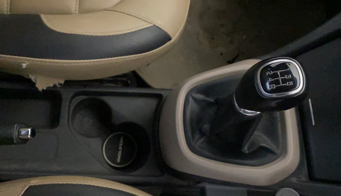 2014 Hyundai Xcent S 1.2, Petrol, Manual, 38,141 km, Gear Lever