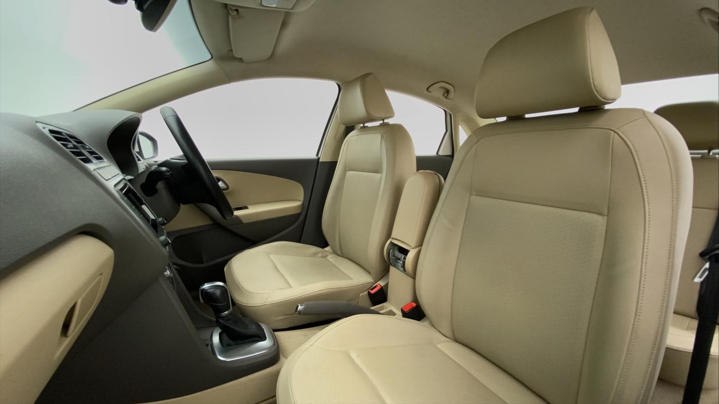 2016 Volkswagen Vento HIGHLINE TDI AT, Diesel, Automatic, 49,292 km, Right Side Front Door Cabin