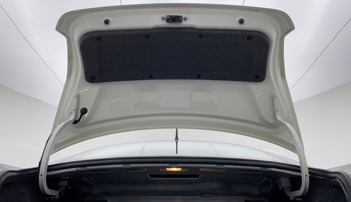 2016 Volkswagen Vento HIGHLINE TDI AT, Diesel, Automatic, 49,292 km, Boot Door Open