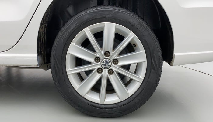 2016 Volkswagen Vento HIGHLINE TDI AT, Diesel, Automatic, 49,292 km, Left Rear Wheel