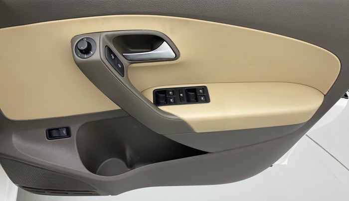 2016 Volkswagen Vento HIGHLINE TDI AT, Diesel, Automatic, 49,292 km, Driver Side Door Panels Control