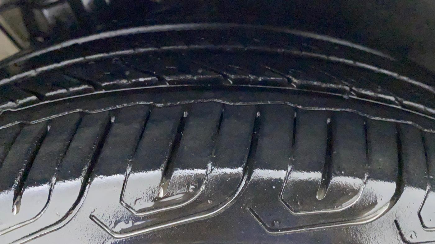 2016 Volkswagen Vento HIGHLINE TDI AT, Diesel, Automatic, 49,292 km, Right Rear Tyre Tread
