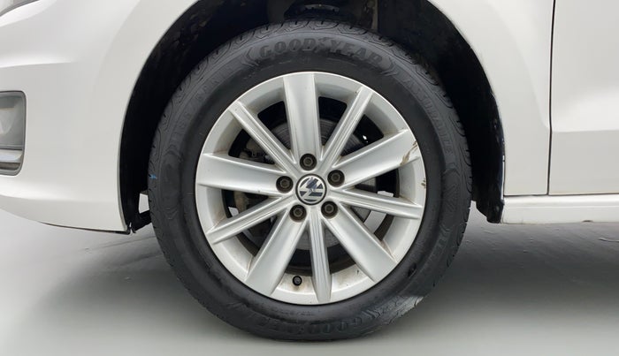 2016 Volkswagen Vento HIGHLINE TDI AT, Diesel, Automatic, 49,292 km, Left Front Wheel