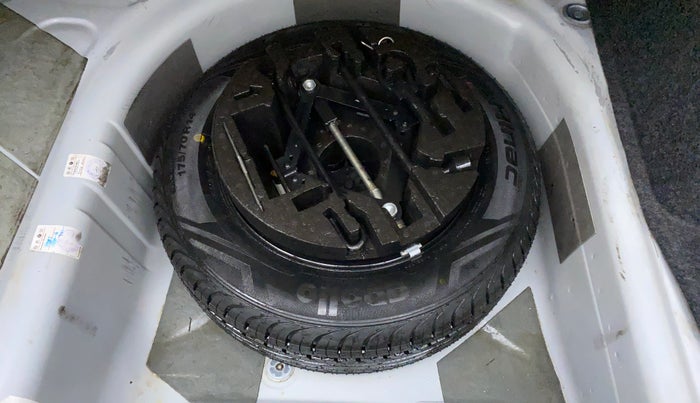 2016 Volkswagen Vento HIGHLINE TDI AT, Diesel, Automatic, 49,292 km, Spare Tyre