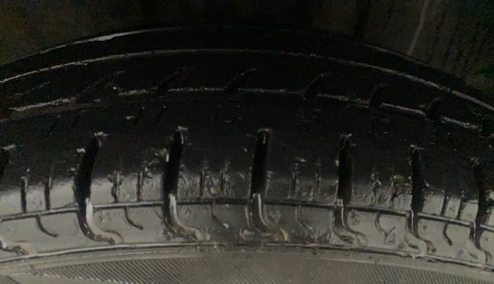 2016 Renault Kwid RXL, Petrol, Manual, 33,646 km, Right Front Tyre Tread