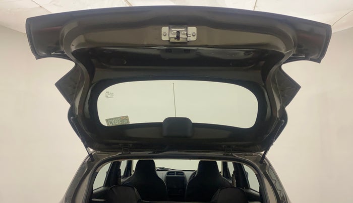 2016 Renault Kwid RXL, Petrol, Manual, 33,646 km, Boot Door Open