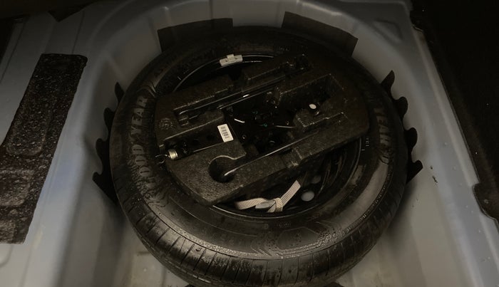 2022 Volkswagen VIRTUS TOPLINE TSI 1.0 MT, Petrol, Manual, 63,711 km, Spare Tyre