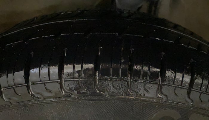 2019 Maruti Alto 800 LXI, Petrol, Manual, 13,881 km, Left Front Tyre Tread