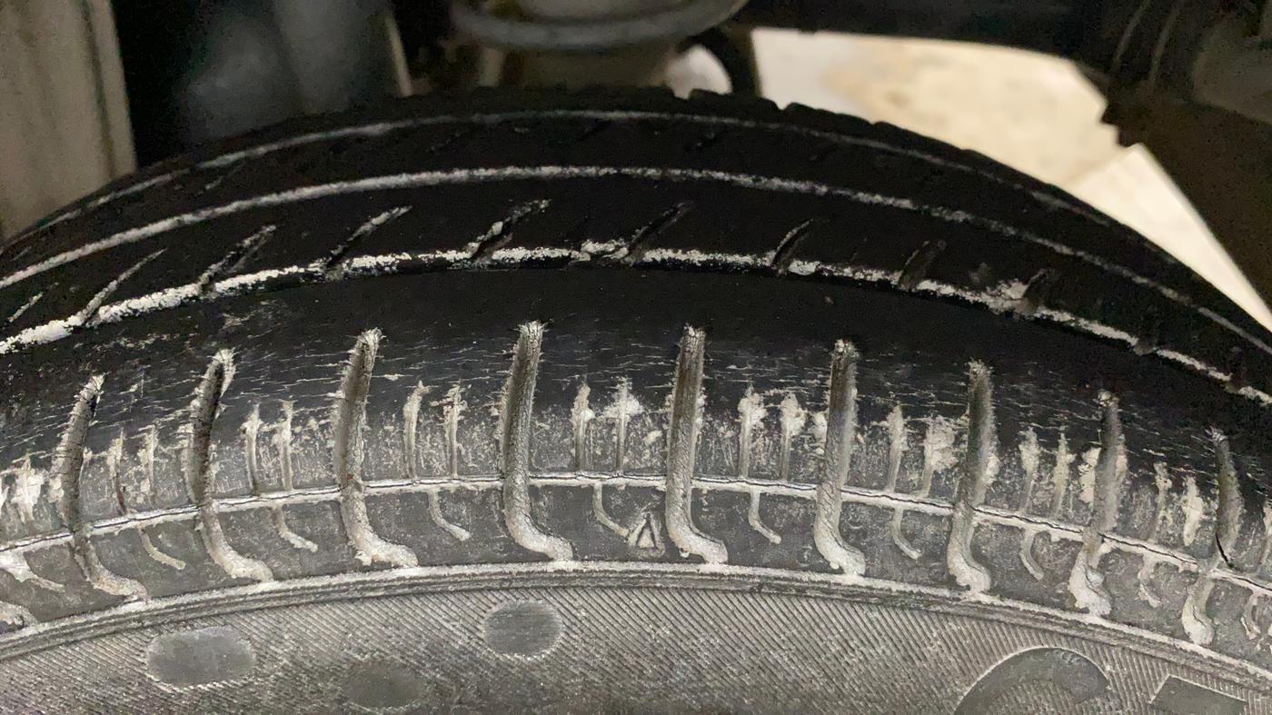 2019 Maruti Alto 800 LXI, Petrol, Manual, 13,974 km, Left Rear Tyre Tread