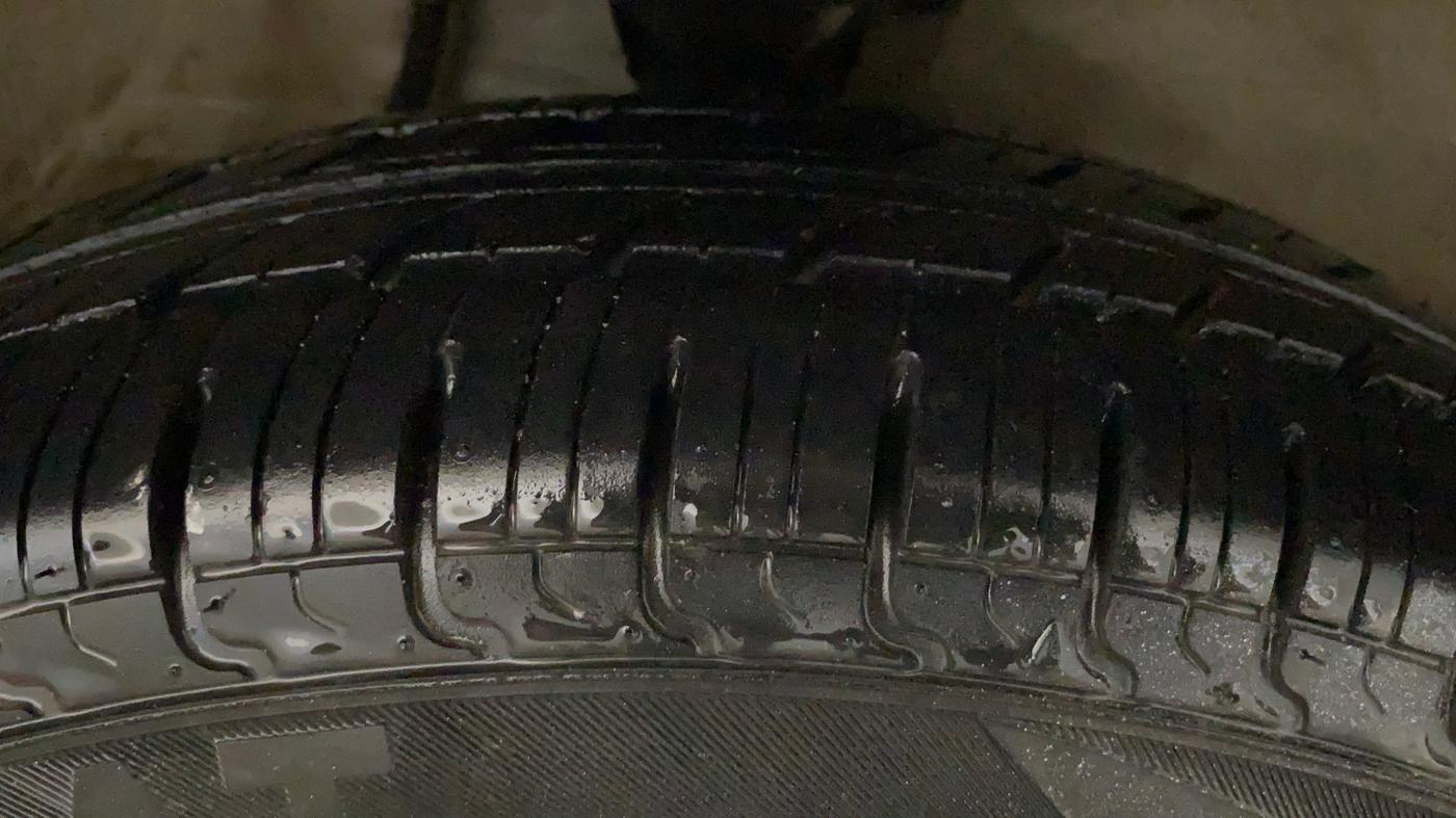2019 Maruti Alto 800 LXI, Petrol, Manual, 13,974 km, Right Front Tyre Tread